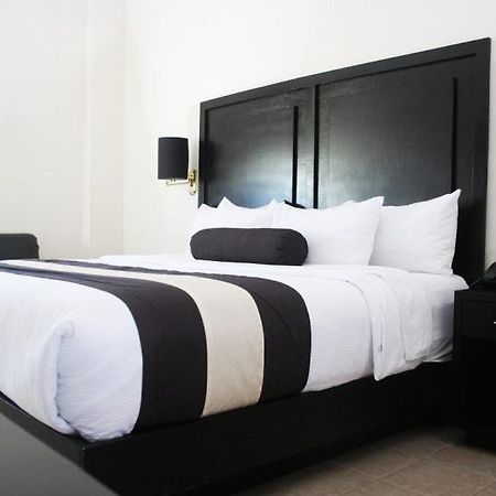 Hotel El Camino Inn & Suites Reynosa Exterior photo