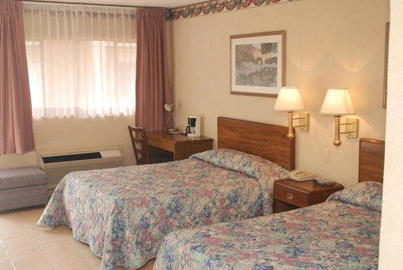 Hotel El Camino Inn & Suites Reynosa Room photo