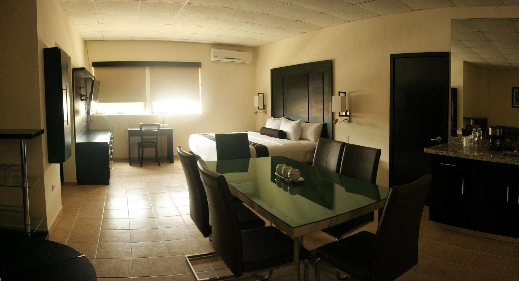 Hotel El Camino Inn & Suites Reynosa Exterior photo