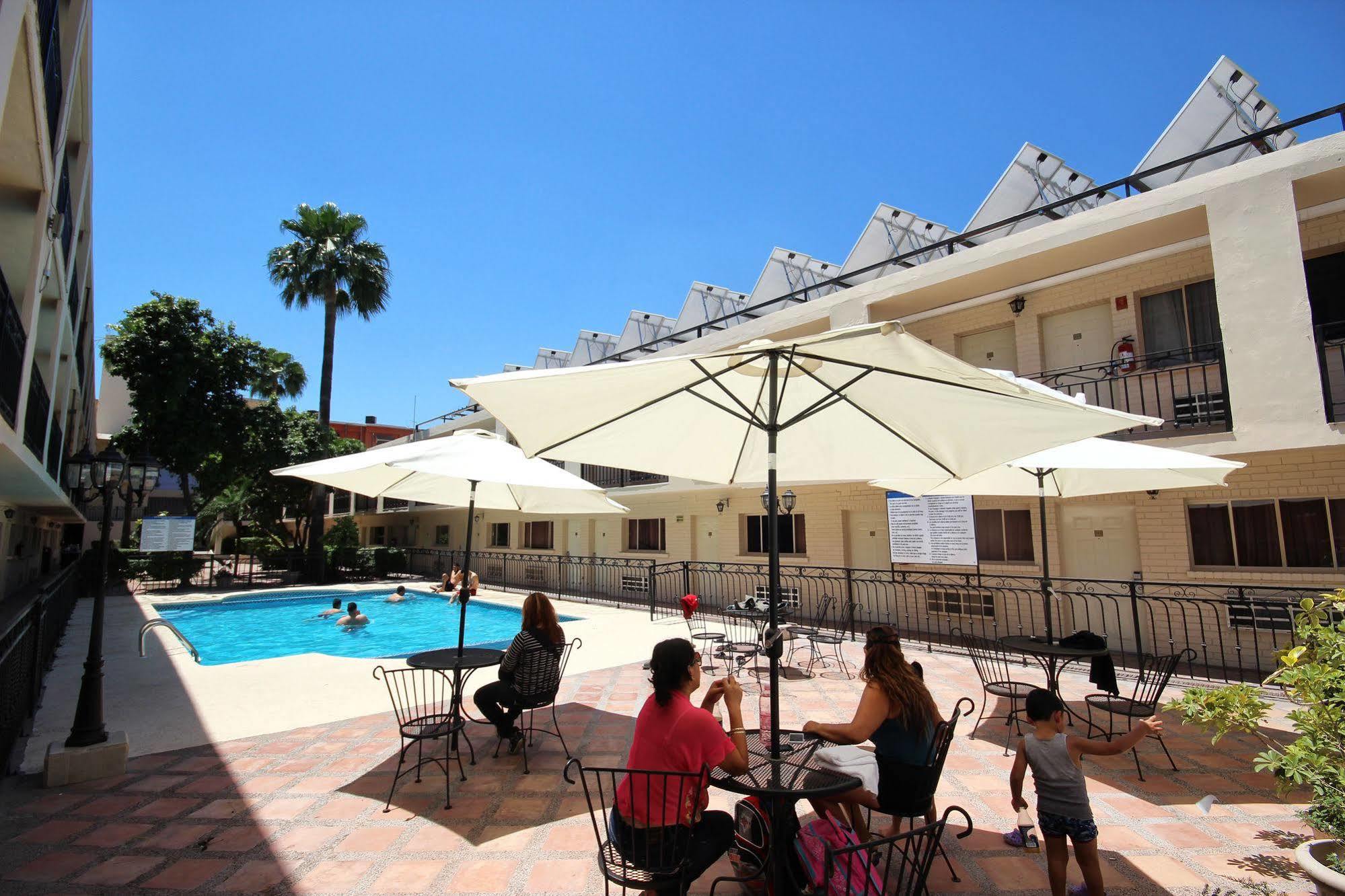 Hotel El Camino Inn & Suites Reynosa Exterior photo